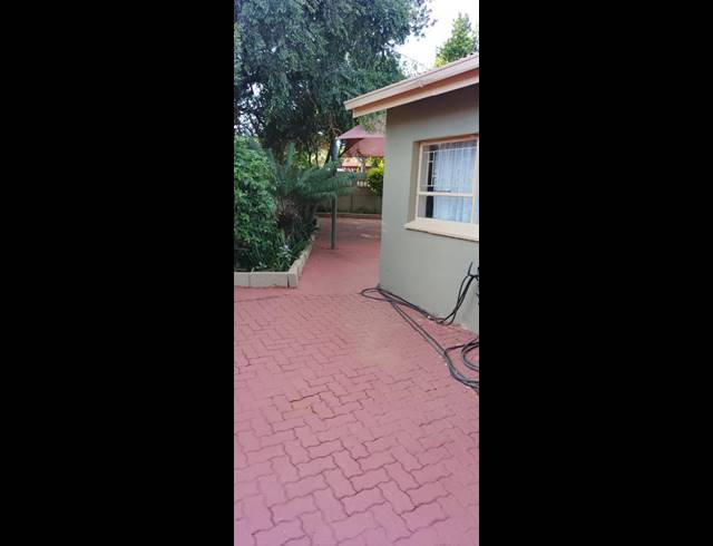 3 BEDROOM HOUSE FOR SALE IN GEELHOUTPARK